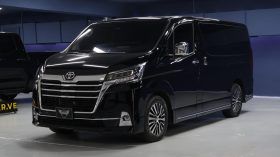 Toyota Granvia Premium 2023 – Blindada