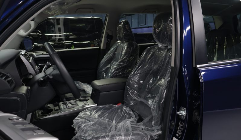 
								Toyota 4Runner Limited 4×4 2024 full									