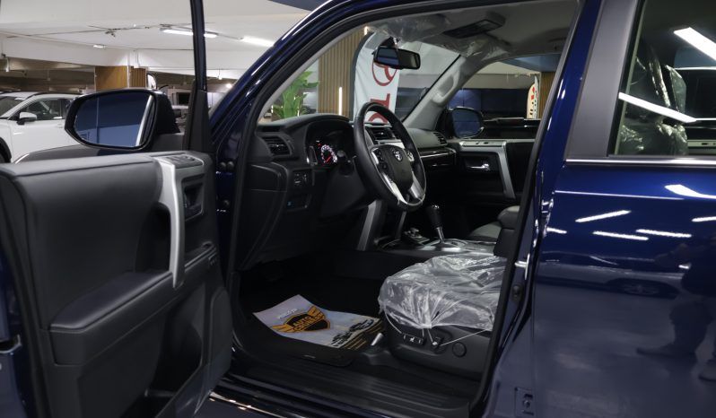 
								Toyota 4Runner Limited 4×4 2024 full									