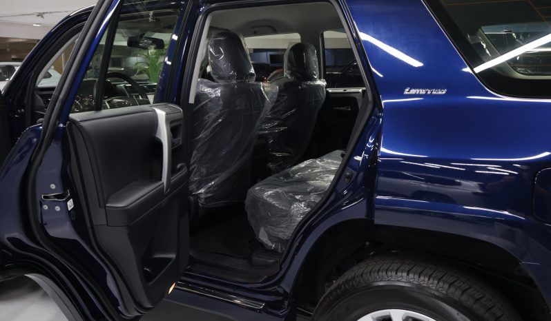 
								Toyota 4Runner Limited 4×4 2024 full									