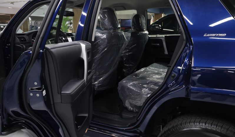 
								Toyota 4Runner Limited 4×4 2024 full									