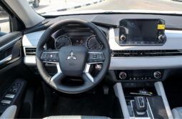 Mitsubishi Outlander 4×2 2025 Básica lleno